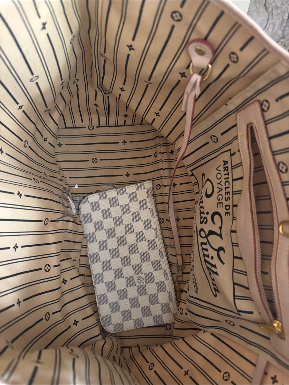 Designer-Style Cream Checkered Tote Bag with Pink Trim - Picture 2 of 5